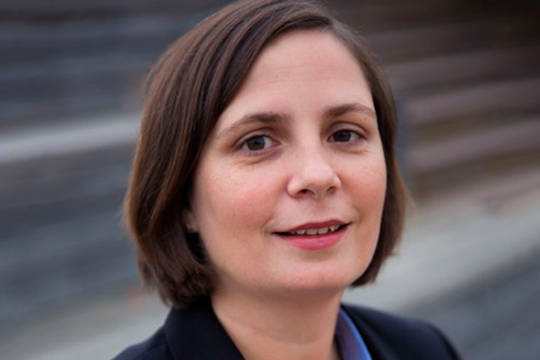 Porträt von Yvonne Holl