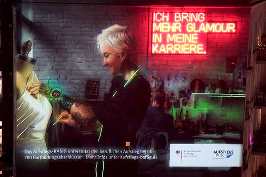 Hamburg leuchtet: mit einem Mural zum Aufstiegs-BAföG